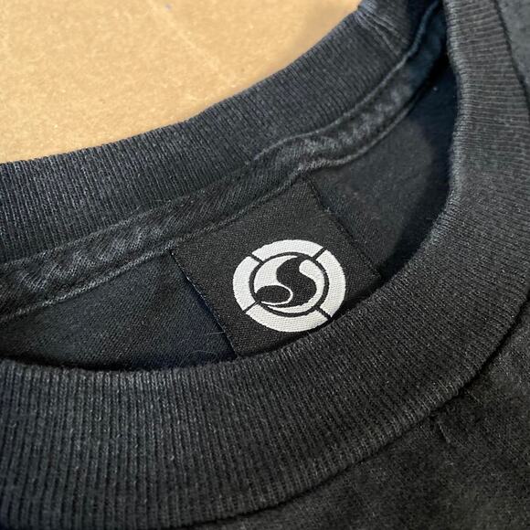 Y2k dvs shoes tee shirt - Picture 3 of 4